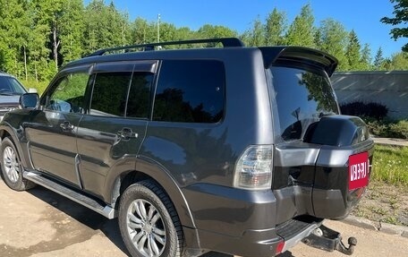 Mitsubishi Pajero IV, 2015 год, 2 150 000 рублей, 4 фотография