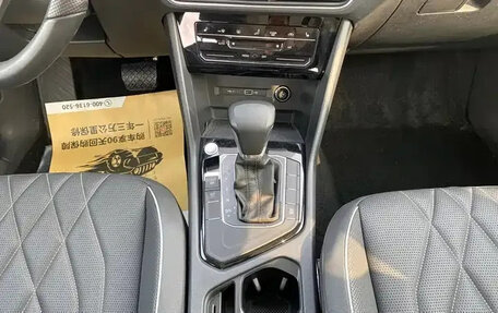 Volkswagen Tiguan II, 2022 год, 2 150 000 рублей, 9 фотография