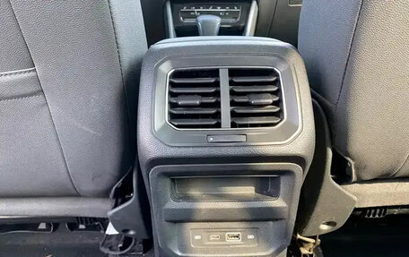 Volkswagen Tiguan II, 2022 год, 2 150 000 рублей, 12 фотография