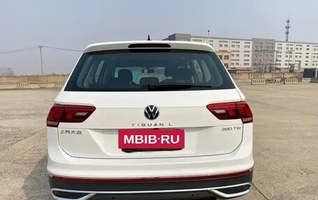 Volkswagen Tiguan II, 2022 год, 2 150 000 рублей, 5 фотография