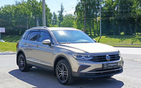 Volkswagen Tiguan II, 2021 год, 3 850 000 рублей, 3 фотография