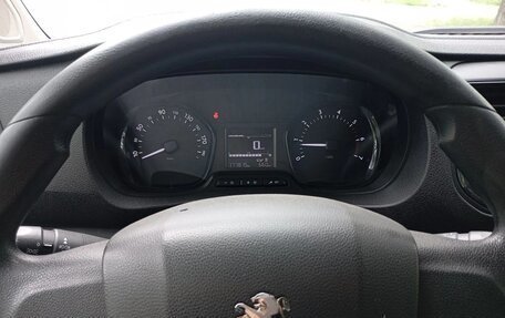 Peugeot Expert, 2022 год, 1 800 000 рублей, 2 фотография