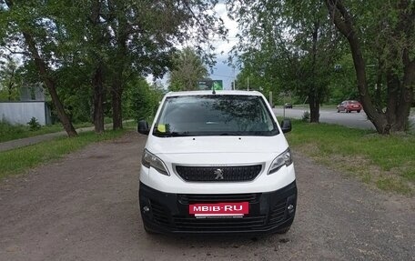Peugeot Expert, 2022 год, 1 800 000 рублей, 5 фотография