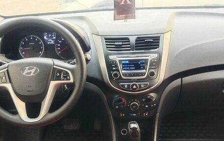 Hyundai Solaris II рестайлинг, 2015 год, 750 000 рублей, 29 фотография