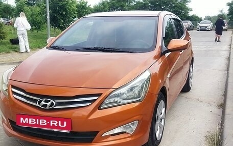 Hyundai Solaris II рестайлинг, 2015 год, 750 000 рублей, 16 фотография