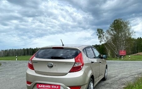 Hyundai Solaris II рестайлинг, 2011 год, 690 000 рублей, 3 фотография