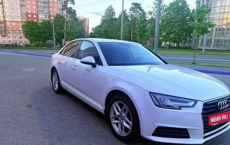 Audi A4, 2018 год, 1 999 000 рублей, 5 фотография
