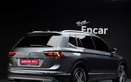 Volkswagen Tiguan II, 2022 год, 3 464 007 рублей, 2 фотография
