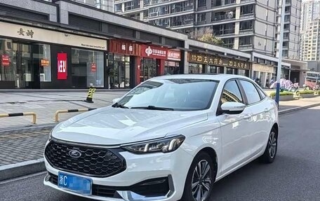 Ford Escort, 2021 год, 985 000 рублей, 3 фотография