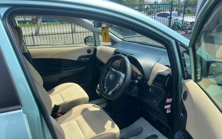Toyota Ractis II, 2012 год, 989 000 рублей, 14 фотография