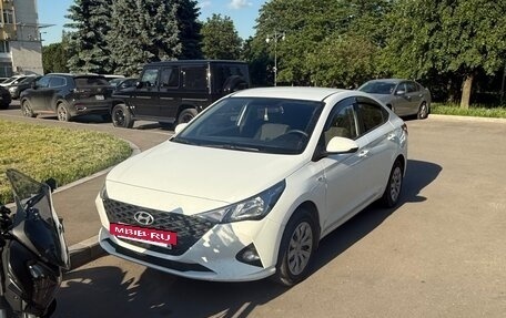 Hyundai Solaris II рестайлинг, 2021 год, 1 700 000 рублей, 2 фотография