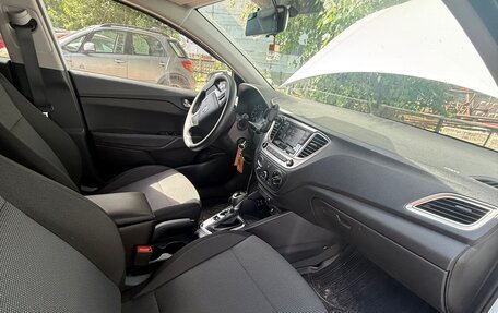 Hyundai Solaris II рестайлинг, 2021 год, 1 700 000 рублей, 12 фотография