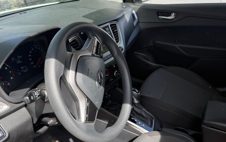 Hyundai Solaris II рестайлинг, 2021 год, 1 700 000 рублей, 8 фотография