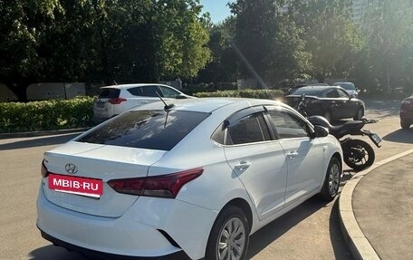 Hyundai Solaris II рестайлинг, 2021 год, 1 700 000 рублей, 4 фотография