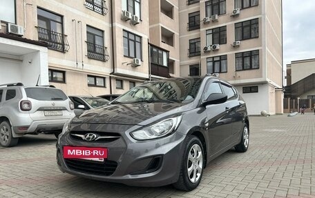 Hyundai Solaris II рестайлинг, 2013 год, 998 000 рублей, 2 фотография