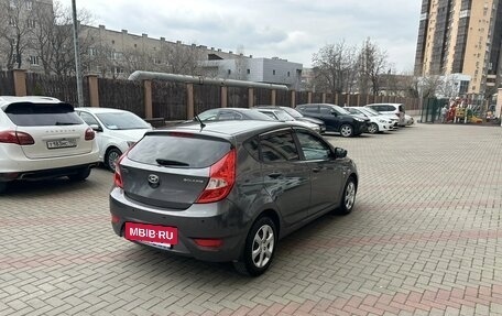 Hyundai Solaris II рестайлинг, 2013 год, 998 000 рублей, 18 фотография