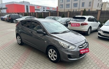 Hyundai Solaris II рестайлинг, 2013 год, 998 000 рублей, 12 фотография