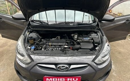 Hyundai Solaris II рестайлинг, 2013 год, 998 000 рублей, 20 фотография