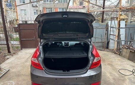 Hyundai Solaris II рестайлинг, 2013 год, 998 000 рублей, 26 фотография