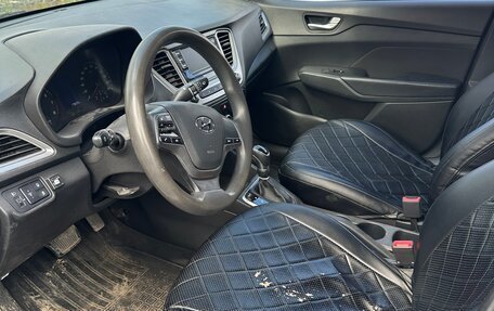 Hyundai Solaris II рестайлинг, 2021 год, 900 000 рублей, 8 фотография