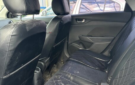 Hyundai Solaris II рестайлинг, 2021 год, 900 000 рублей, 9 фотография
