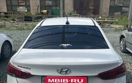 Hyundai Solaris II рестайлинг, 2021 год, 900 000 рублей, 4 фотография
