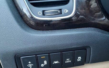 KIA Carnival III, 2018 год, 3 250 000 рублей, 10 фотография