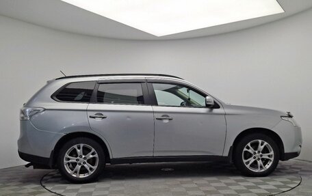 Mitsubishi Outlander III рестайлинг 3, 2014 год, 1 428 000 рублей, 3 фотография