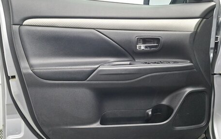 Mitsubishi Outlander III рестайлинг 3, 2014 год, 1 428 000 рублей, 12 фотография