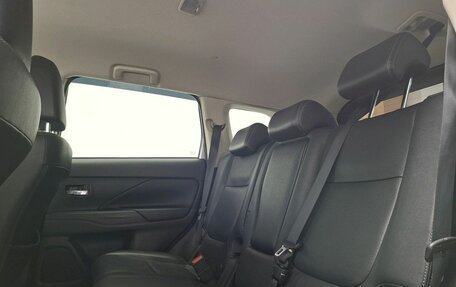 Mitsubishi Outlander III рестайлинг 3, 2014 год, 1 428 000 рублей, 9 фотография