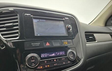 Mitsubishi Outlander III рестайлинг 3, 2014 год, 1 428 000 рублей, 17 фотография