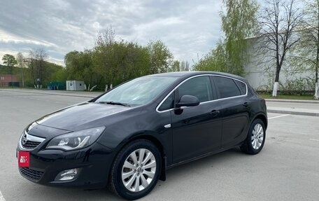 Opel Astra J, 2011 год, 690 000 рублей, 1 фотография
