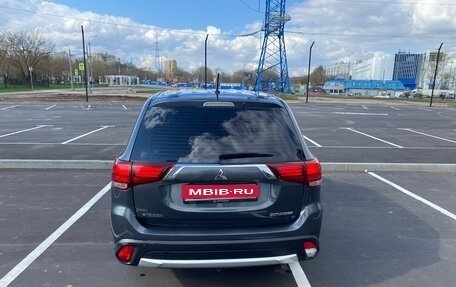 Mitsubishi Outlander III рестайлинг 3, 2016 год, 1 550 000 рублей, 1 фотография