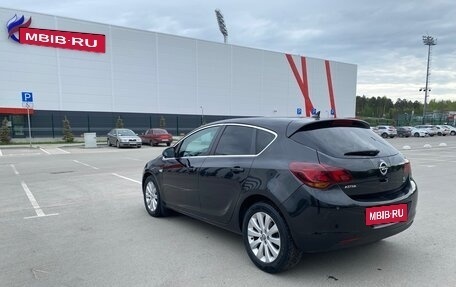 Opel Astra J, 2011 год, 690 000 рублей, 5 фотография