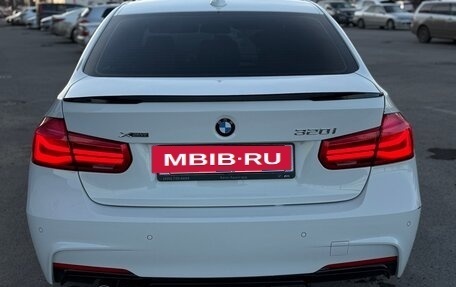 BMW 3 серия, 2017 год, 1 930 000 рублей, 14 фотография