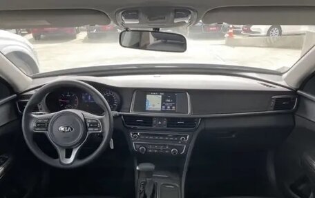 KIA K5 II, 2017 год, 1 750 000 рублей, 13 фотография