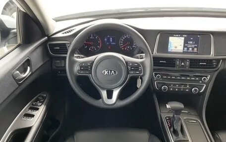 KIA K5 II, 2017 год, 1 750 000 рублей, 15 фотография