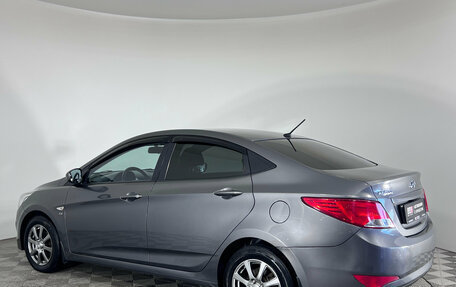 Hyundai Solaris II рестайлинг, 2015 год, 1 120 000 рублей, 6 фотография