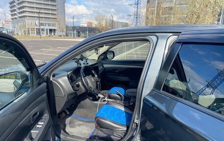 Mitsubishi Outlander III рестайлинг 3, 2016 год, 1 550 000 рублей, 6 фотография