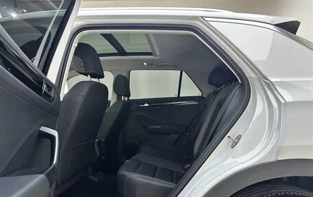 Volkswagen T-Roc I, 2022 год, 1 700 000 рублей, 13 фотография