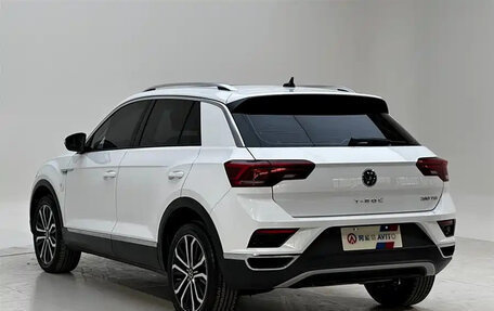 Volkswagen T-Roc I, 2022 год, 1 700 000 рублей, 5 фотография