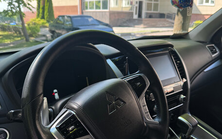 Mitsubishi Pajero Sport III рестайлинг, 2021 год, 4 500 000 рублей, 11 фотография