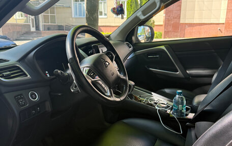 Mitsubishi Pajero Sport III рестайлинг, 2021 год, 4 500 000 рублей, 10 фотография
