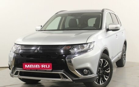 Mitsubishi Outlander III рестайлинг 3, 2021 год, 3 100 000 рублей, 1 фотография