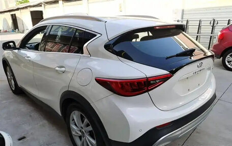 Infiniti QX30, 2017 год, 1 233 000 рублей, 8 фотография