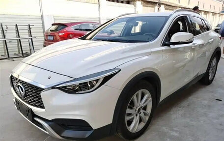 Infiniti QX30, 2017 год, 1 233 000 рублей, 4 фотография