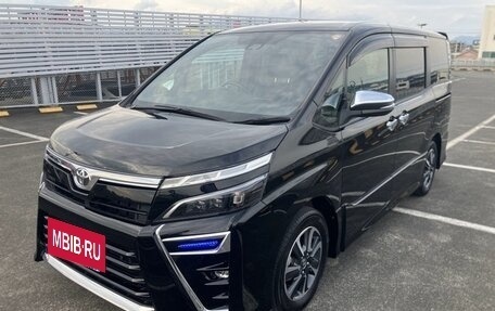 Toyota Voxy III, 2021 год, 1 756 000 рублей, 3 фотография