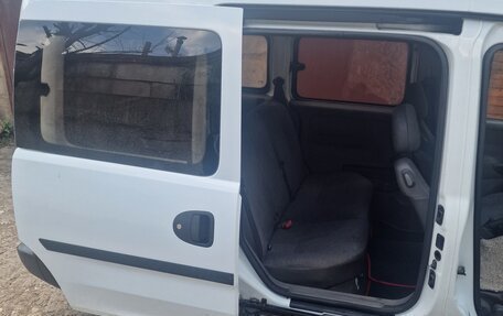 Opel Combo C, 2004 год, 300 000 рублей, 12 фотография