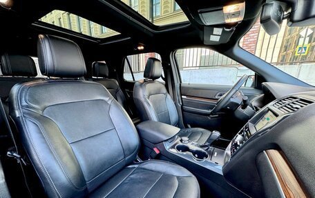 Ford Explorer VI, 2018 год, 4 250 000 рублей, 16 фотография