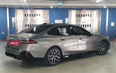 BMW 5 серия, 2025 год, 5 124 013 рублей, 2 фотография